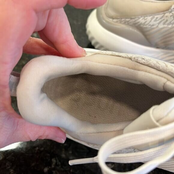 Adidas Alphabounce HPC AMS Monochrome. Men’s Runners. Size 8 - Picture 8 of 10